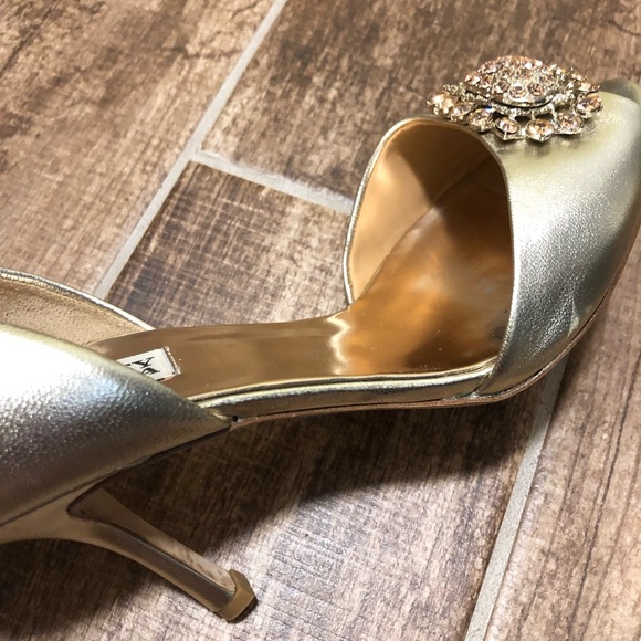 BADGLEY MISCHKA Gold and Rhinestone Pumps Heels 9 - Picture 7 of 10